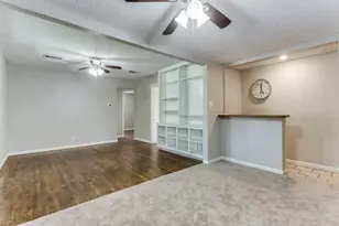 512 Bluebonnet Dr, Hurst, TX 76053 - Photo 4