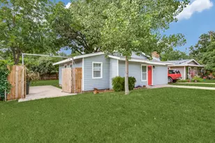 512 Bluebonnet Dr, Hurst, TX 76053 - Photo 2