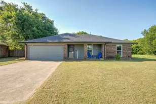 1225 Sandstone Dr, Cleburne, TX 76033 - Photo 1