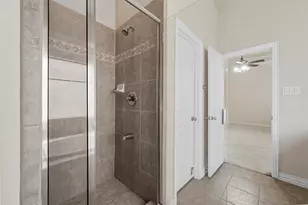 8732 Laurel Canyon Rd, Irving, TX 75063 - Photo 14