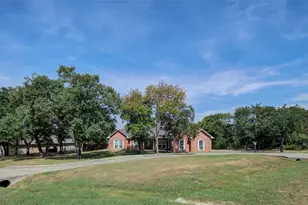 814 Haynie Dr, Runaway Bay, TX 76426 - Photo 20