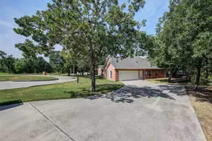 814 Haynie Dr, Runaway Bay, TX 76426 - Photo 14