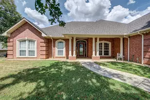 814 Haynie Dr, Runaway Bay, TX 76426 - Photo 18