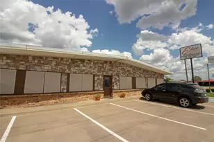 209 E Fair St, Kaufman, TX 75142 - Photo 1