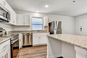 419 E Hull St, Denison, TX 75021 - Photo 6