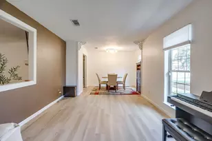 441 W Pleasantview Dr, Hurst, TX 76054 - Photo 6