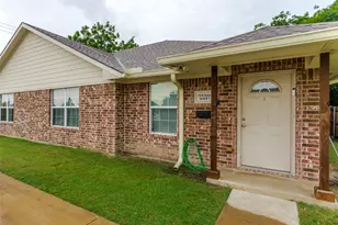 616 W Denton St, Ennis, TX 75119 - Photo 2