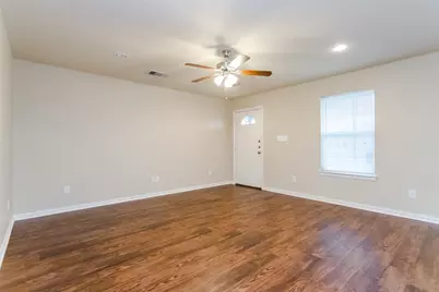 616 W Denton Street, Ennis, TX 75119 - Photo 6