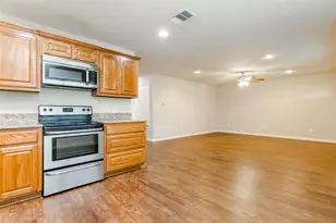 616 W Denton St, Ennis, TX 75119 - Photo 14
