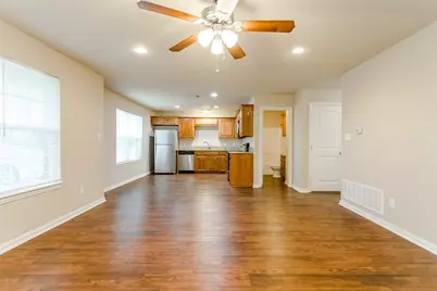 616 W Denton Street, Ennis, TX 75119 - Photo 4
