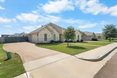 717 Wintergreen Drive, Hewitt, TX 76643 - Photo 4