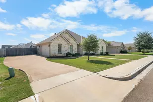 717 Wintergreen Dr, Hewitt, TX 76643 - Photo 4