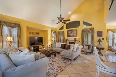 663 E Sandra Lane, Grand Prairie, TX 75052 - Photo 12