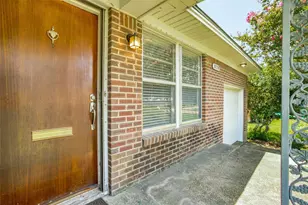 3724 Almazan Dr, Dallas, TX 75220 - Photo 2