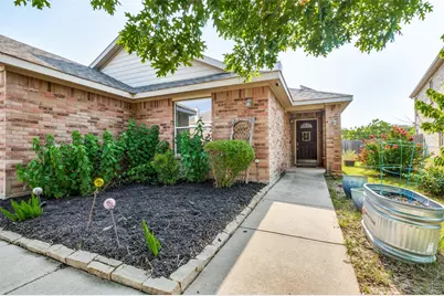 5440 Cameron Drive, Grand Prairie, TX 75052 - Photo 2