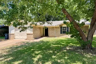2207 Clover Park Dr, Arlington, TX 76013 - Photo 1