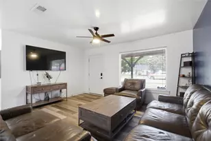 1010 Denton Dr, Euless, TX 76039 - Photo 2