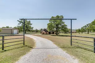 550 Sandlin Ln, Springtown, TX 76082 - Photo 4