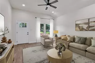 813 SW 28th St, Mineral Wells, TX 76067 - Photo 4