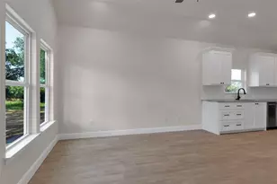 813 SW 28th St, Mineral Wells, TX 76067 - Photo 6