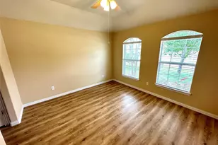 221 Creekwood Dr, Princeton, TX 75407 - Photo 2