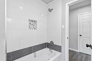 214 E Evans St, Pilot Point, TX 76258 - Photo 6