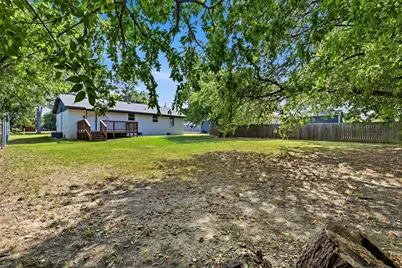 214 E Evans Street, Pilot Point, TX 76258 - Photo 4