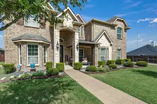 906 Hidden Lakes Dr, Cedar Hill, TX 75104 - Photo 2