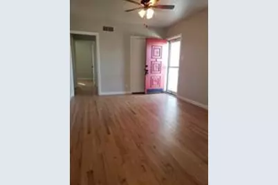 615 W Nash Street, Grapevine, TX 76051 - Photo 2