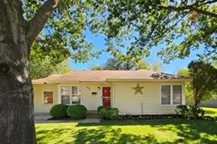 615 W Nash St, Grapevine, TX 76051 - Photo 1