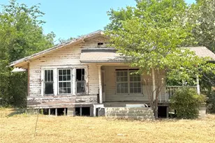 204 W Maple St, Whitewright, TX 75491 - Photo 4