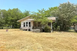 204 W Maple St, Whitewright, TX 75491 - Photo 1