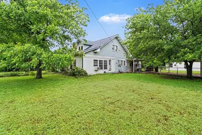 506 Woodard Avenue, Cleburne, TX 76033 - Photo 8