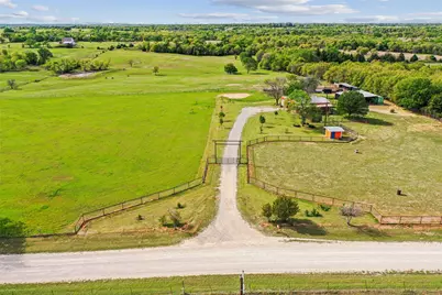 1406 N Johnson Loop, Montague, TX 76251 - Photo 2