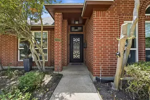2229 Weatherbee St, Fort Worth, TX 76110 - Photo 2