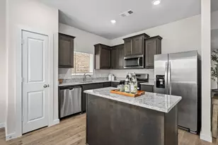936 Cawthorne Trl, Fort Worth, TX 76108 - Photo 2