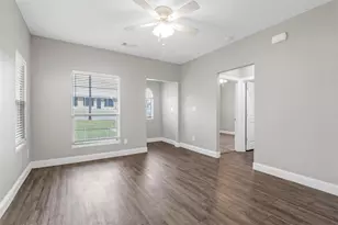 426 W Coffin St, Denison, TX 75020 - Photo 4