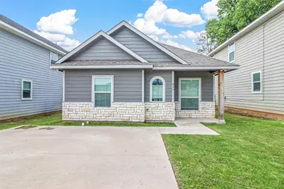426 W Coffin Street, Denison, TX 75020 - Photo 1