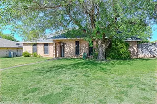 1223 Sequoia Dr, DeSoto, TX 75115 - Photo 2