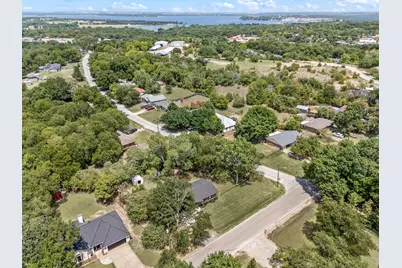 1409 Scotland Avenue, Azle, TX 76020 - Photo 34