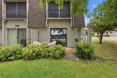 4318 Overlook Court, Granbury, TX 76049 - Photo 2