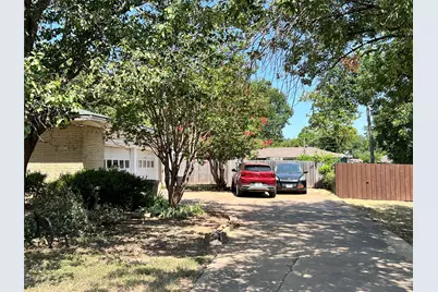 1206 Crestwood Drive, Cleburne, TX 76033 - Photo 4