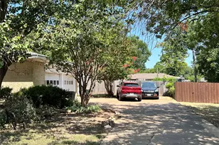 1206 Crestwood Dr, Cleburne, TX 76033 - Photo 4