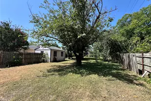 1206 Crestwood Dr, Cleburne, TX 76033 - Photo 6