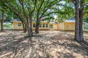 229 Quail Run Rd, Valley View, TX 76272 - Photo 32