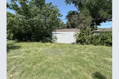 405 W Avenue E, Garland, TX 75040 - Photo 26