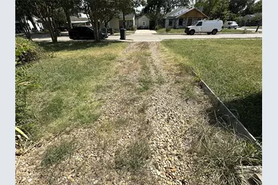 405 W Avenue E, Garland, TX 75040 - Photo 6