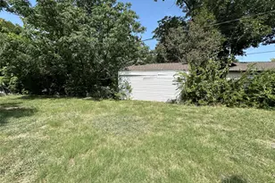 405 W Ave E, Garland, TX 75040 - Photo 24
