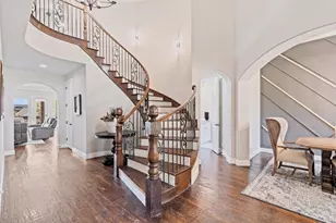 2340 Lady Cornwall Dr, Lewisville, TX 75056 - Photo 2