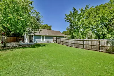 903 Comanche Cove Drive, Granbury, TX 76048 - Photo 2